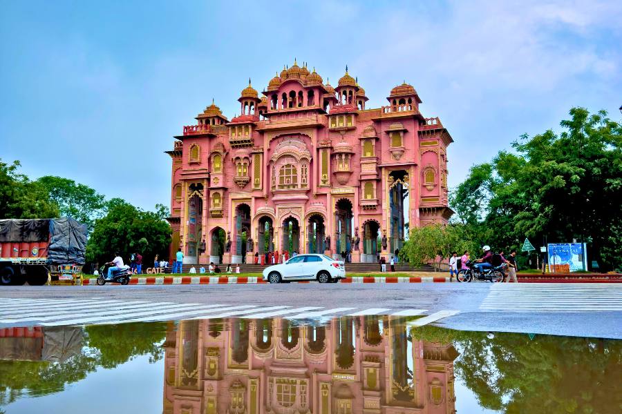 Golden Triangle Tour with Mumbai