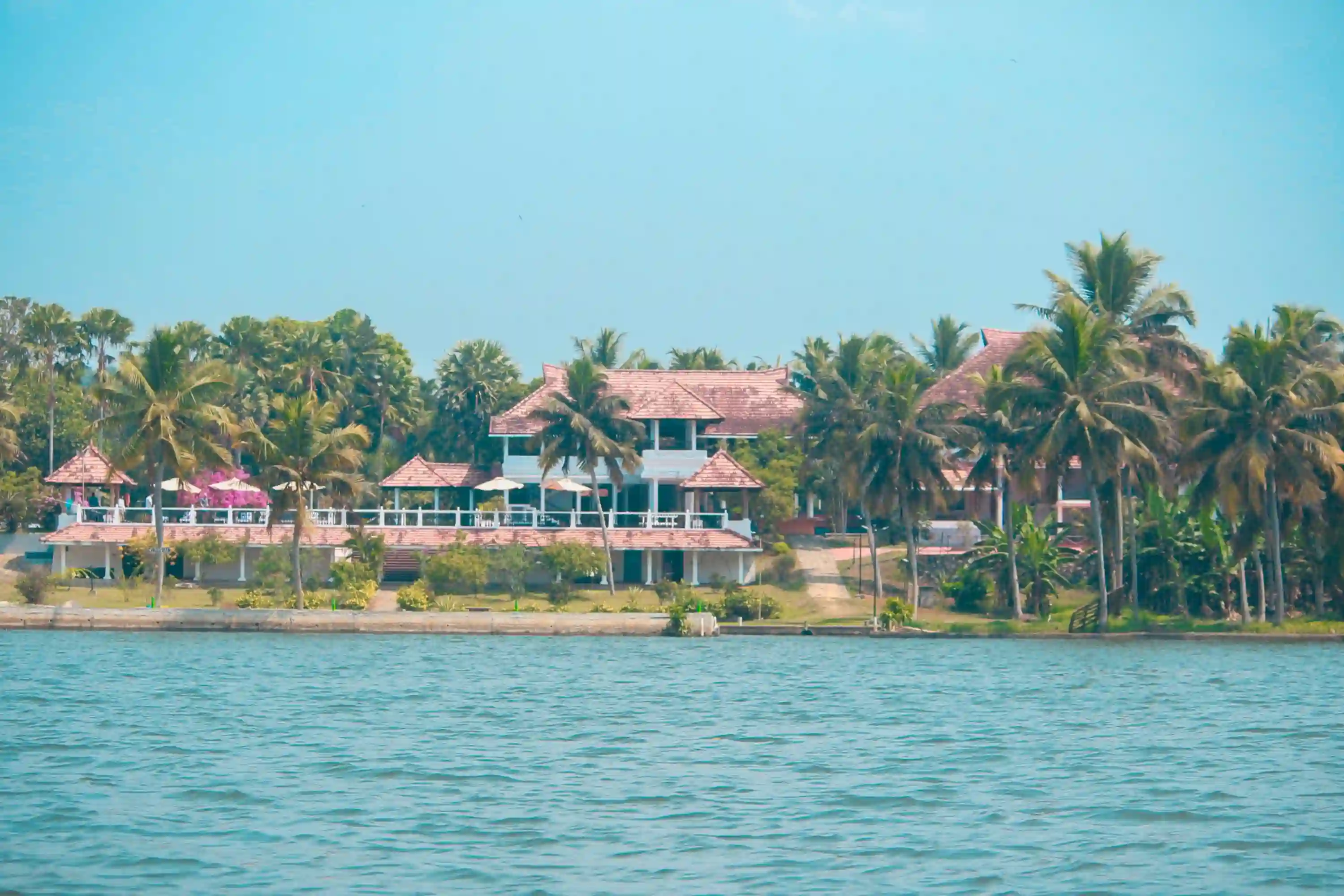 Experience the best of Kerala with an 8-day tour